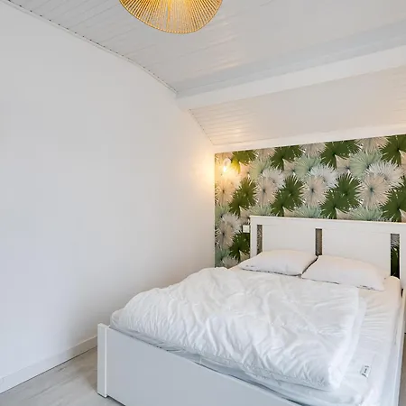 Maison Familiale à Châtelaillon-plage, 800m De La Plage, 3 Chambres, Jardin Clôturé, Proche La Rochelle - Fr-1-535-57 *